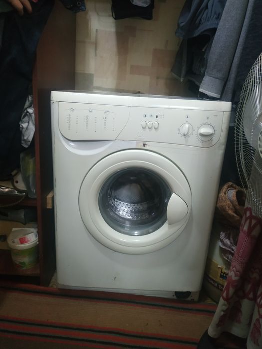 Продаётся Стиральная Машинка Индезит, в отличном состояни, рабочая.