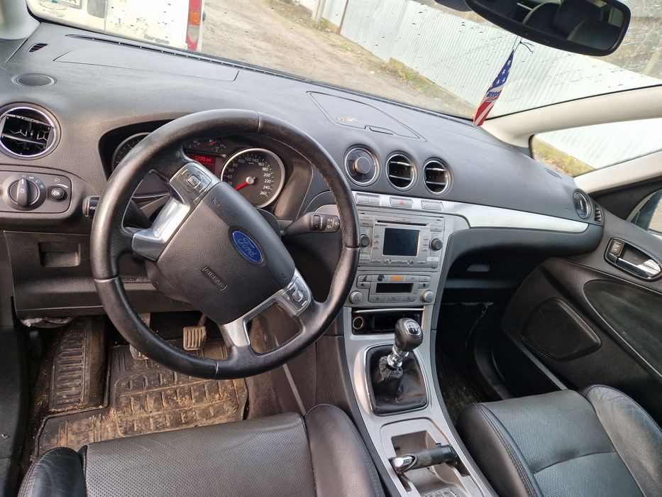 Dezmembrez ford smax