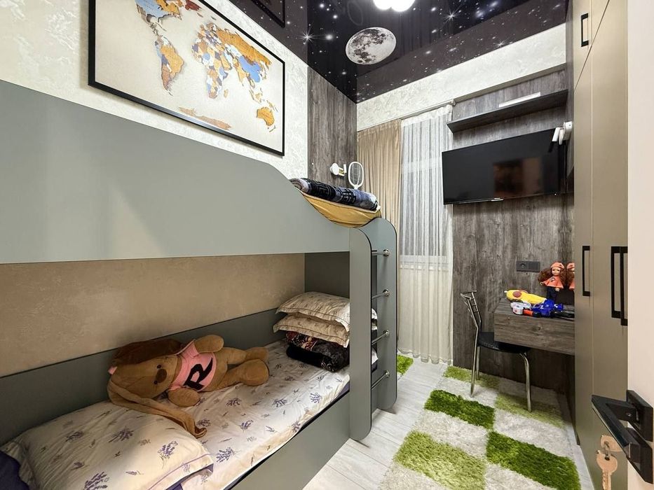 Продается квартира Юнусобод 8кв 4/2/10