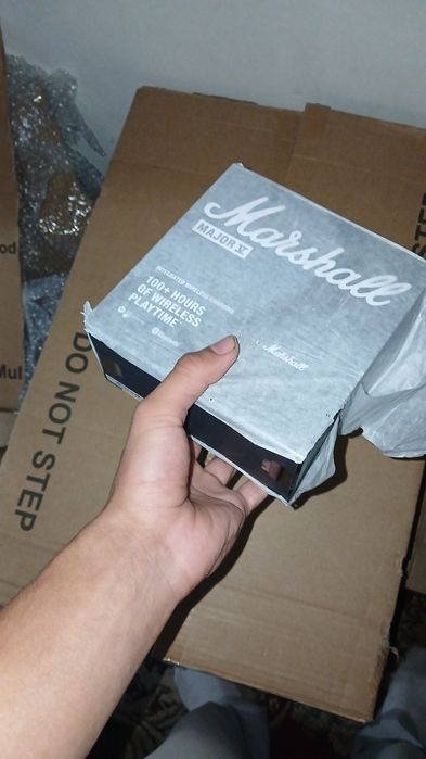 Продам наушники маршалл оригинал