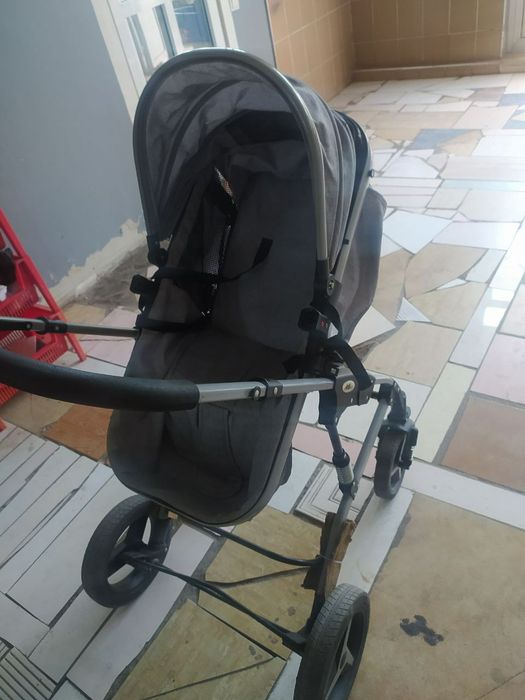 Продам коляску б.у. в отличном состоянии.