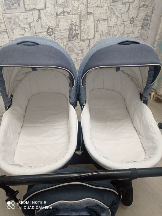 Коляска для двойняшек