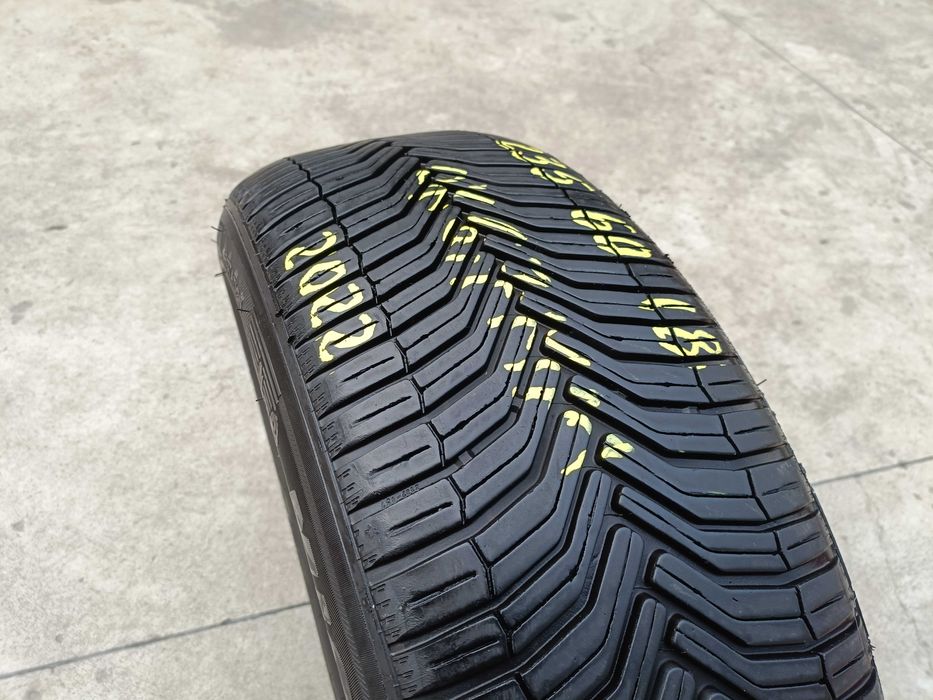 Doua anvelope 235 60 18 Michelin CrossClimate 6,7 mm dot 2022