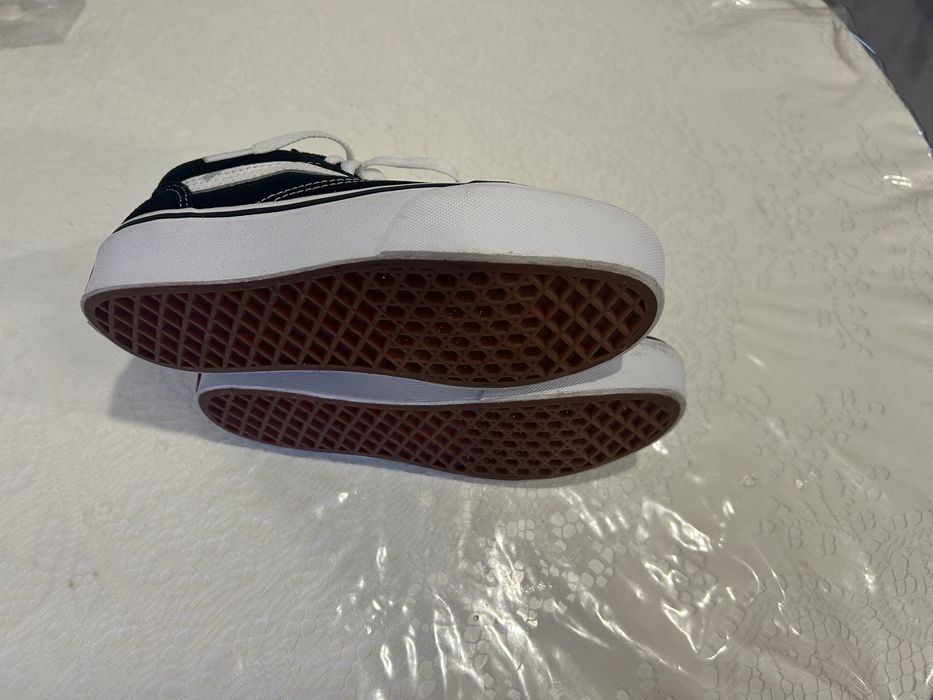 Продам кеды vans