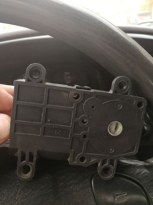 Сервопривод заслонки печи