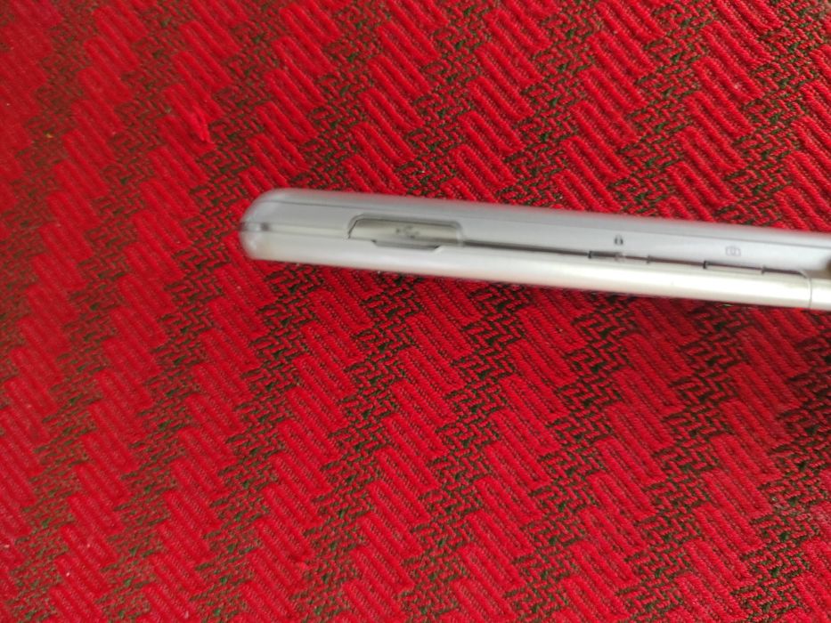 Telefon LG cu touchscreen și cameră, carcasa aluminiu