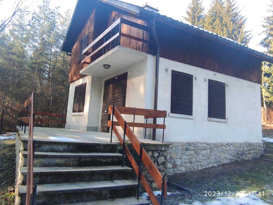 Продавам или заменям къща в местност " Щъркелово гнездо"