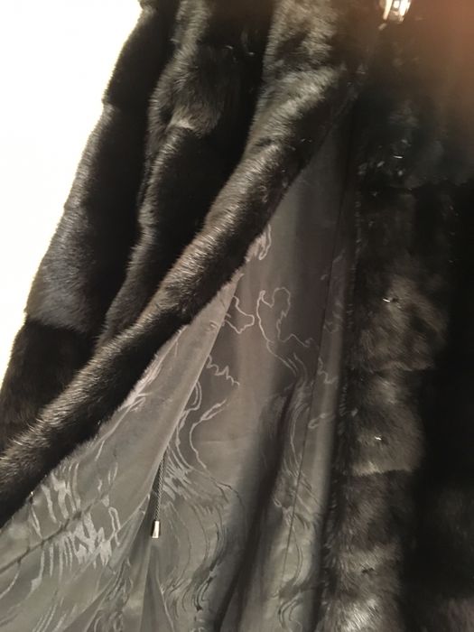 Продам норковую шубу