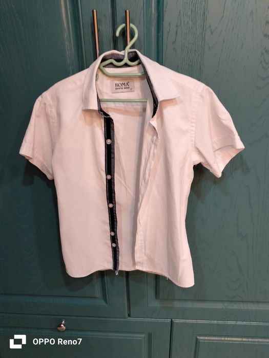 Продам школьные белые рубашки