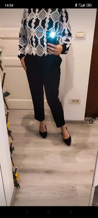 Bluzita  Reserved, broderie superbă, alb negru, S/M