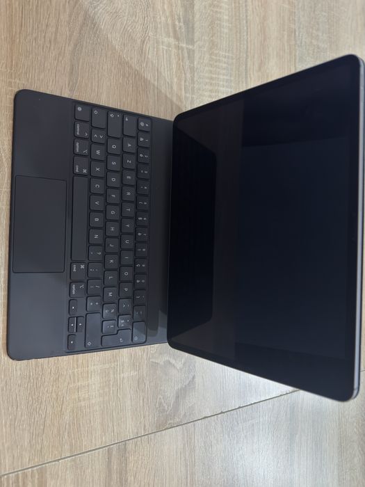 Ipad Air M2 13inch, 1tb storage, Wifi + Cellular and Magic Folio keyboard Bundle