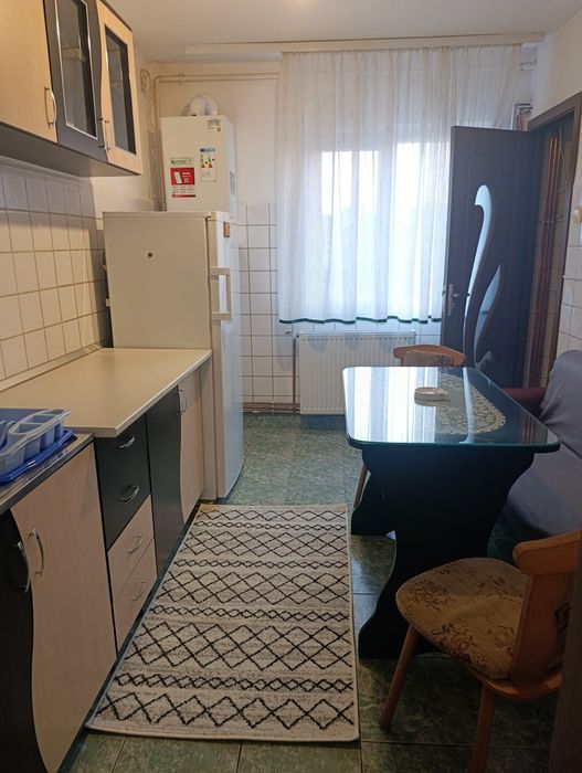 Inchiriez apartament 2 camere