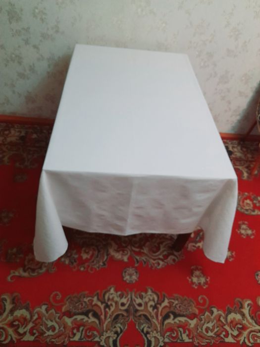 Продам скатерть белую, лен, новая.