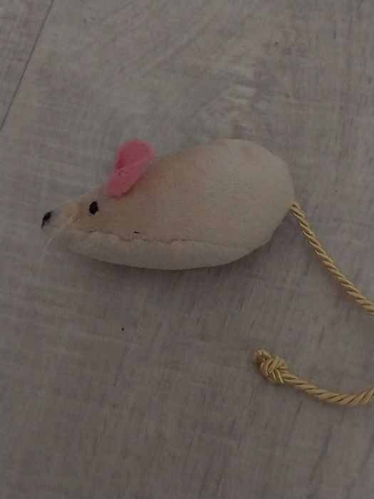 Игрушки мышки для кошек