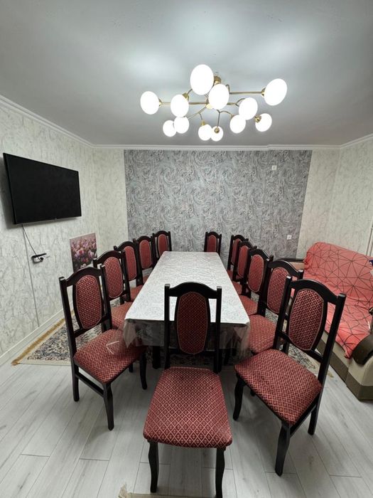 Стол и 12 стульев