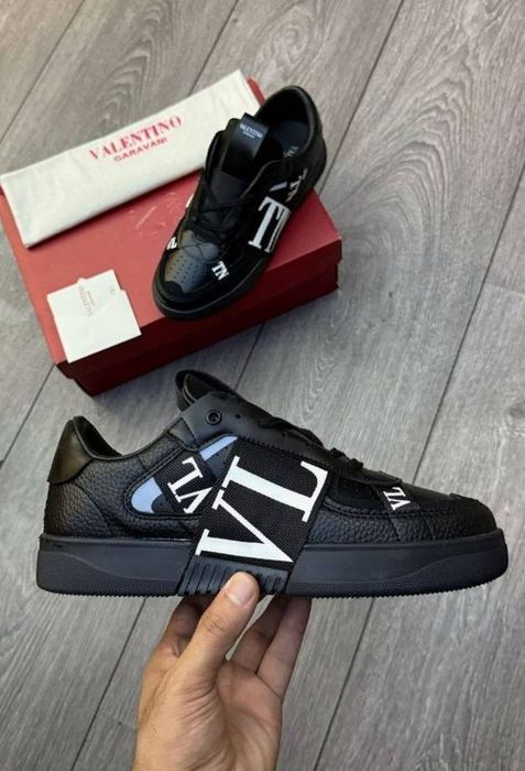 Adidasi barbati Valentino