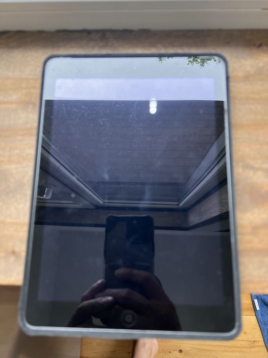 Продам iPad mini 16 GB Wi-Fi + Cellular