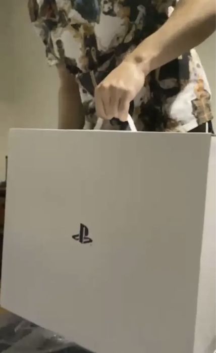 Продам консоль PlayStation 5