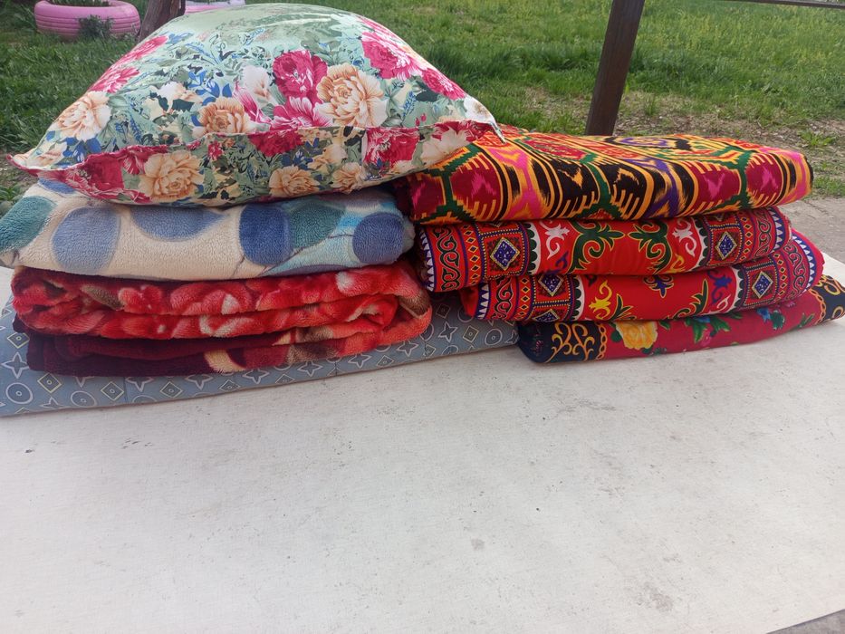 Корпе одеял за всё 5000 .