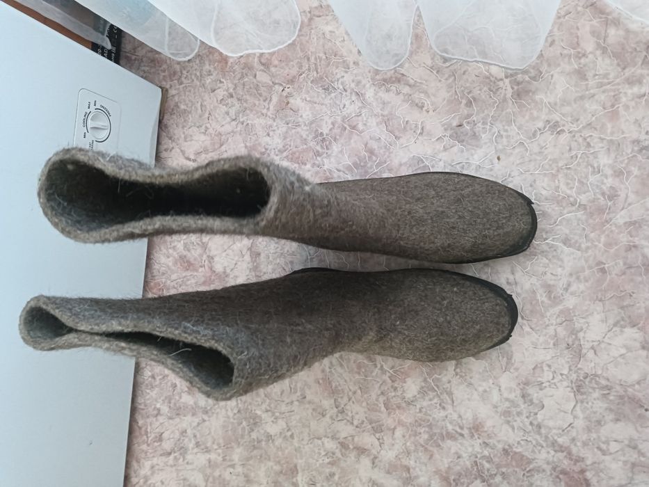 Продам новые  валенки