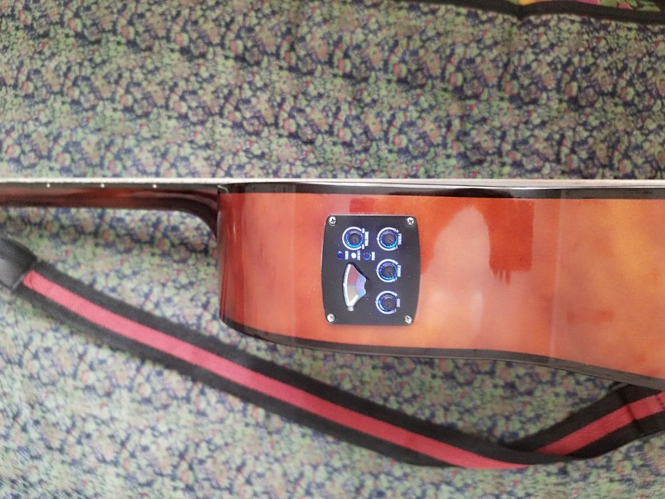 Gitara 200$ kelishamiz