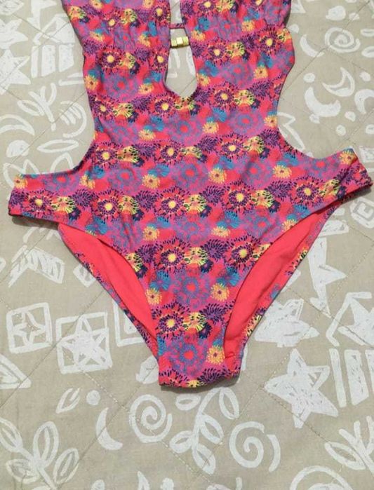 Costum de baie întreg, mărimea 44. Transport 5 lei