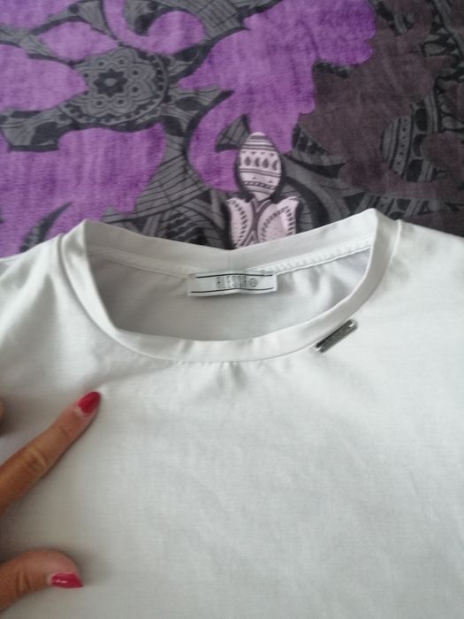 Бяла тениска  Алеса