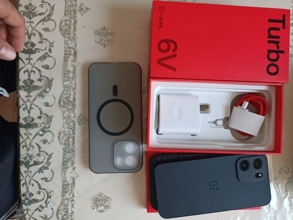 Продается телефон OnePlus 6v turbo 256gb