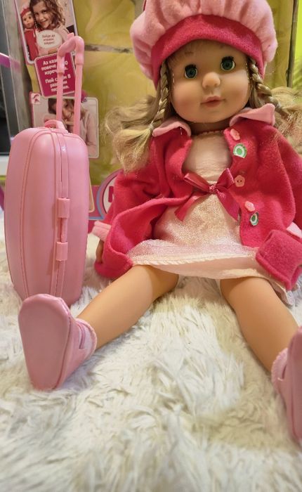 Пееща и говореща кукла Мария