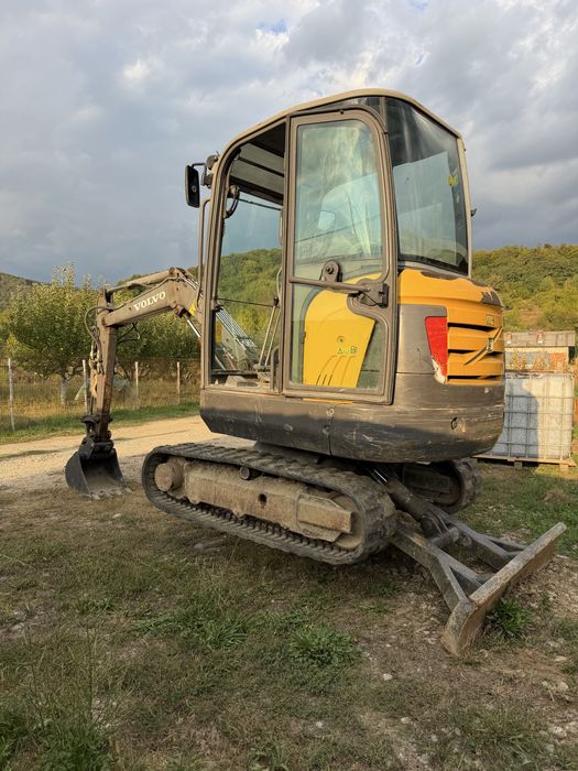 Miniexcavator VOLVO ECR 27 2014 (Yanmar, TAKEUCHI, KUBOTA, CAT)