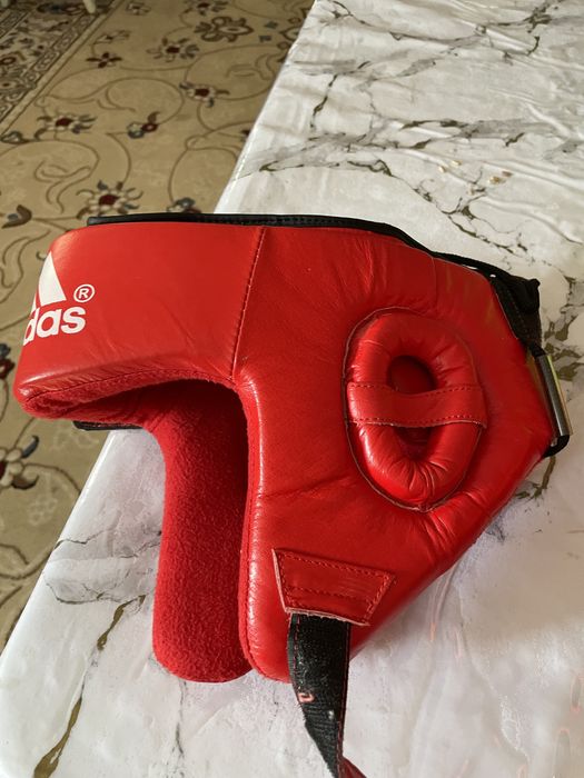 Боксерские перчатки,шлем,лапы