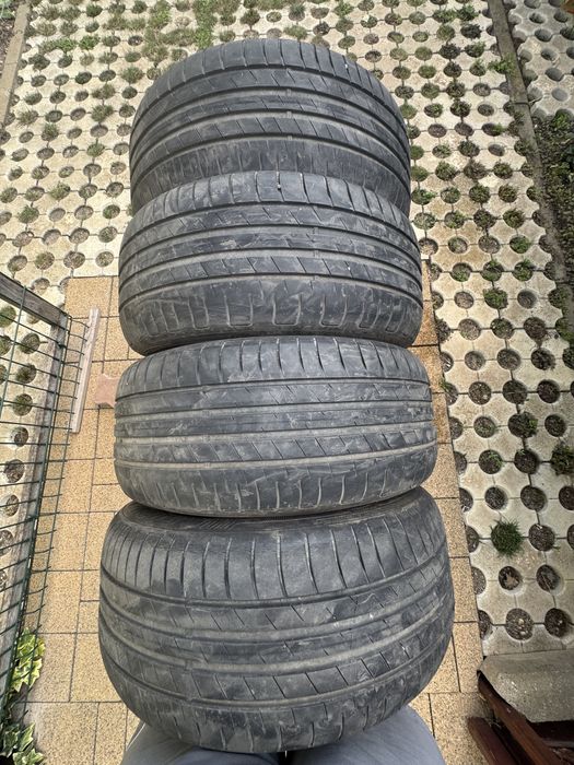 Anvelope auto de vara 225/55/16 personale in stare buna