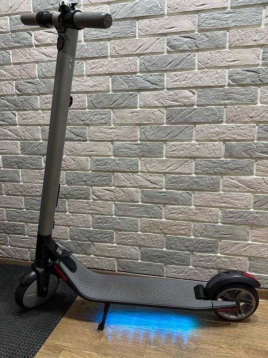 Продам самокат электрический Seegway Ninebot es2