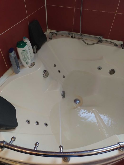 vand cada cu hidromasaj