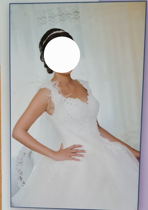 Rochie mireasa tip printesa de la Nanette