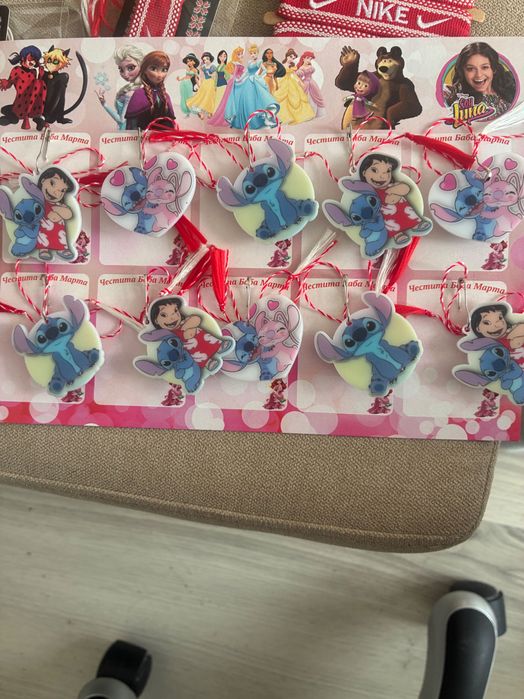 Евтини мартеници на едро