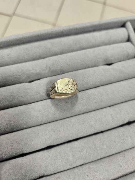 Златен мъжки пръстен
