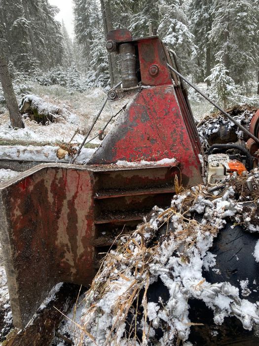 Vând scut și sapă taf