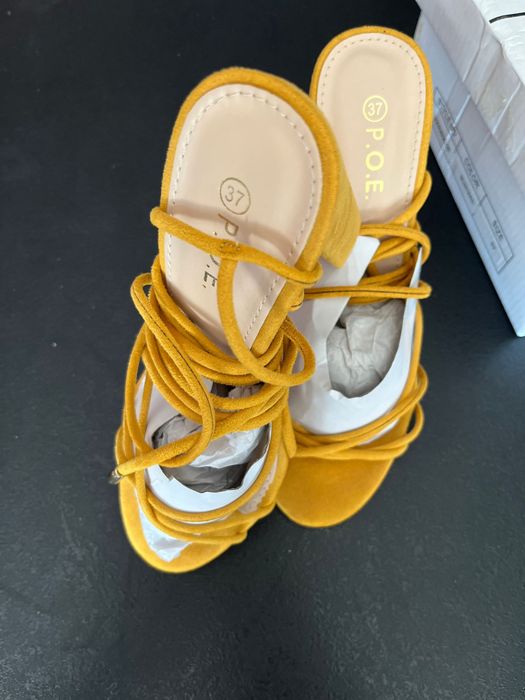 Vând pantofi eleganți POE mărimea 37