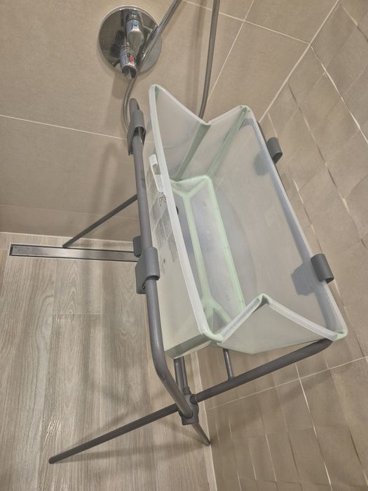 Ваничка за къпане на бебе Stokke Flexi Bath със стойка и подложка