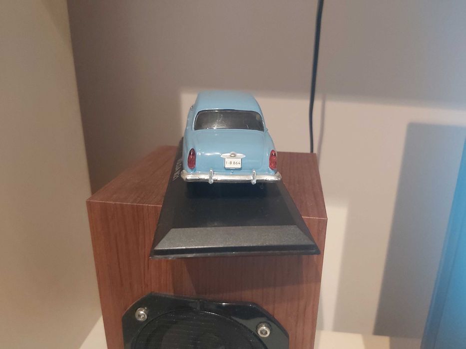 Volga M21 - Macheta metal din colectia Masini de Legenda 1:43