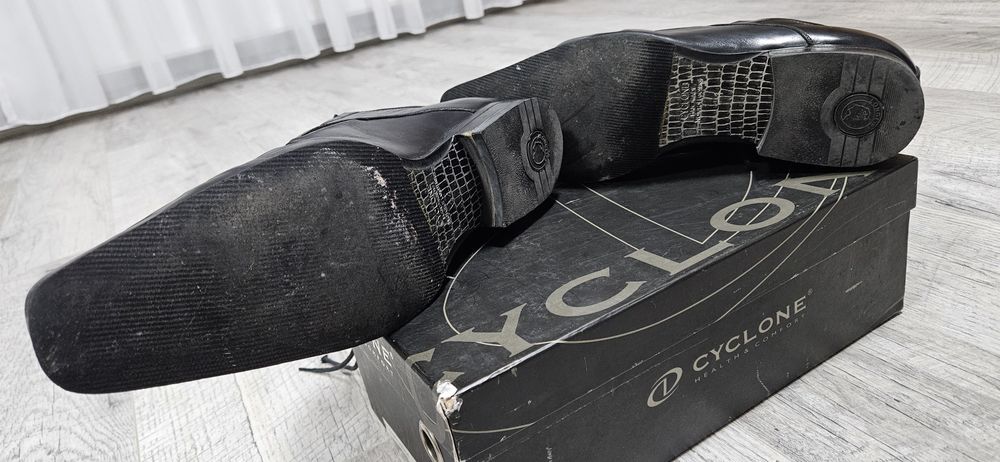 Pantofi Cyclone piele cumpărați din Franța(185€) acum 2 ani in stare b