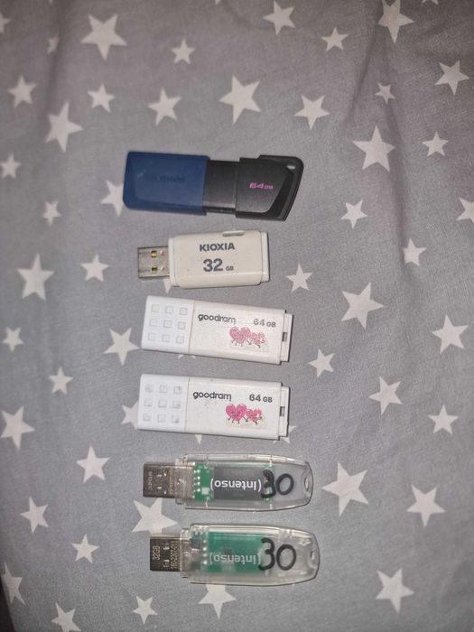 Lot Stick uri 32gb 64gb