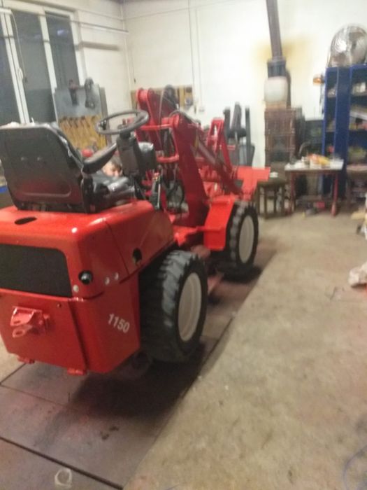 Mini încărcător frontal weidemann