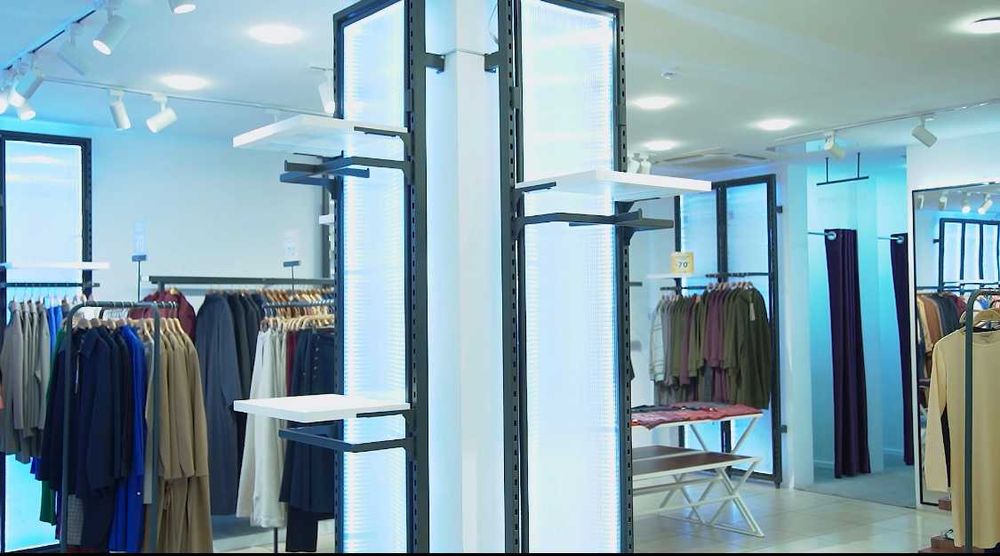 Ayollar kiyimi do'koni uchun mebel super narxda!