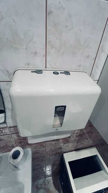 TORK - стенна сапунерка, салфетник за ръце, салфетник за тоалетна хартия