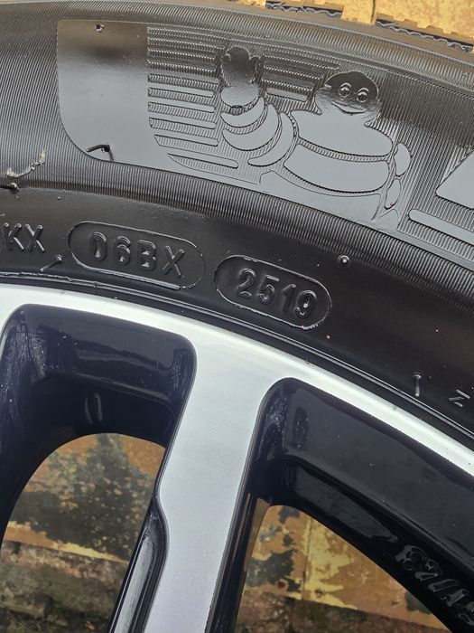 Гуми  Michelin 215/60/17