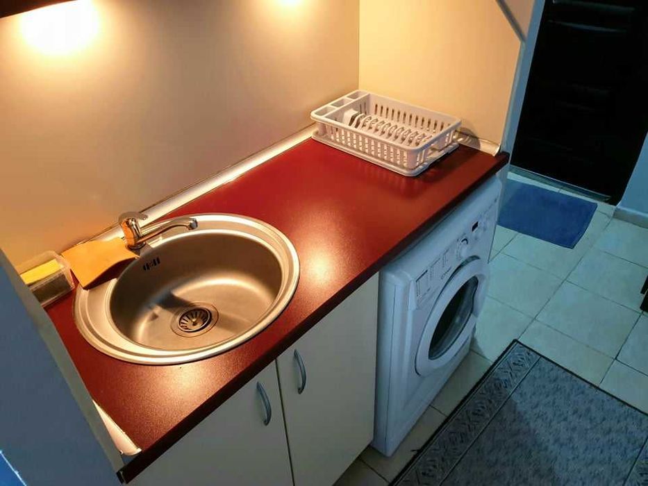 Дава се под наем Едностаен апартамент в Бургас, Славейков - 46 кв.м за 255 € - Снимка #2