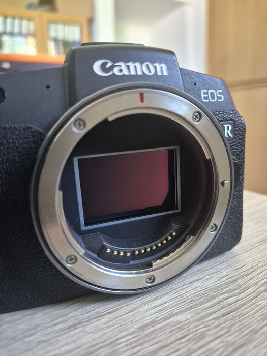 Aparat foto Canon eos R mirrorless + acumulatori si încărcător