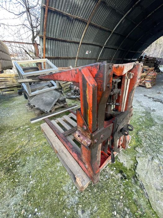 Продавам Щипка За Палети